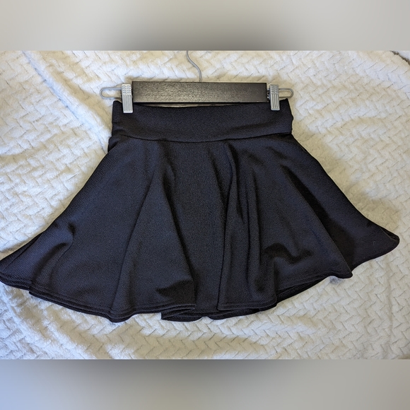Black Midi Flared Stretch Party Skirt s: XS - Picture 2 of 6